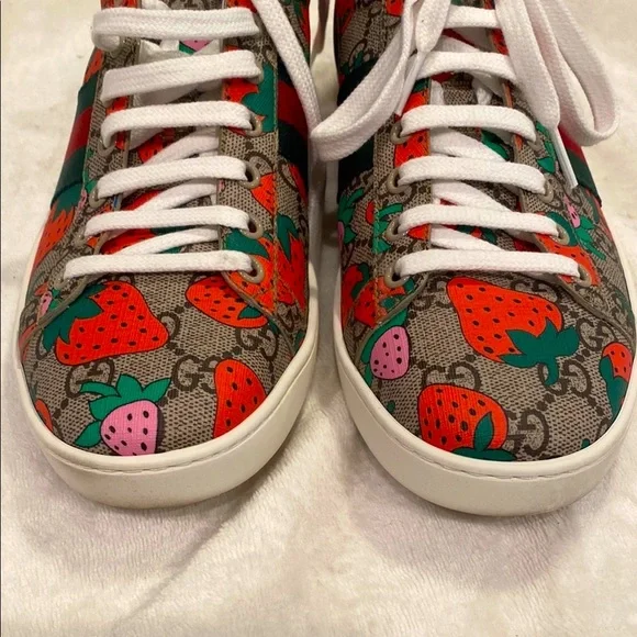 Gucci Strawberry Print Sneakers w/Original Box & Duster Bag - Picture 11 of 11